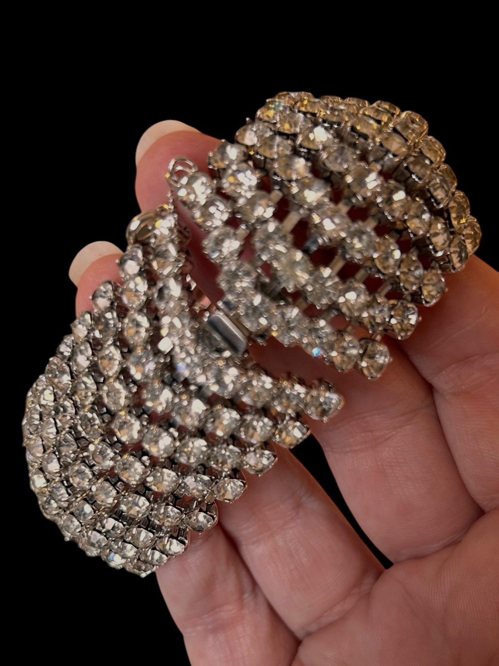 Vintage 8-row sparkly rhinestone curved cuff bracelet, Elegant Bridal Prom Event - Picture 3 of 6